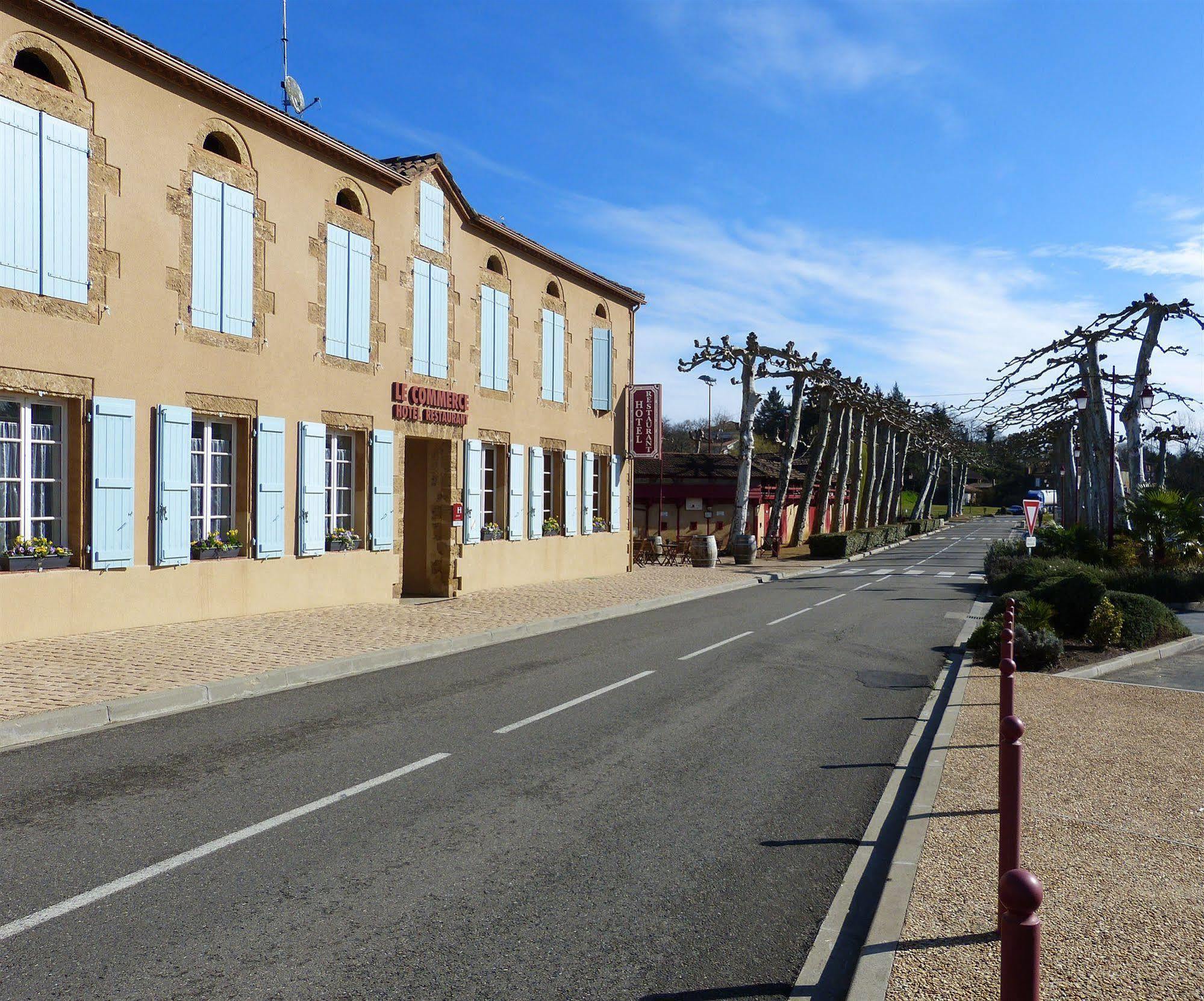 Hotel Restaurant Du Commerce Estang Exterior foto